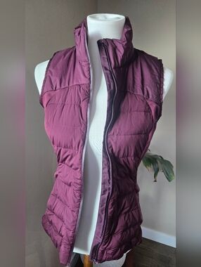 Lululemon Vest Womens 6 Down For It Red 700 Down Fill Puffer Water Repellant
